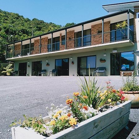 Sundowner Motel Греймут Екстериор снимка