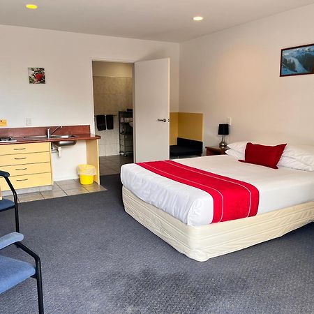 Sundowner Motel Греймут Екстериор снимка
