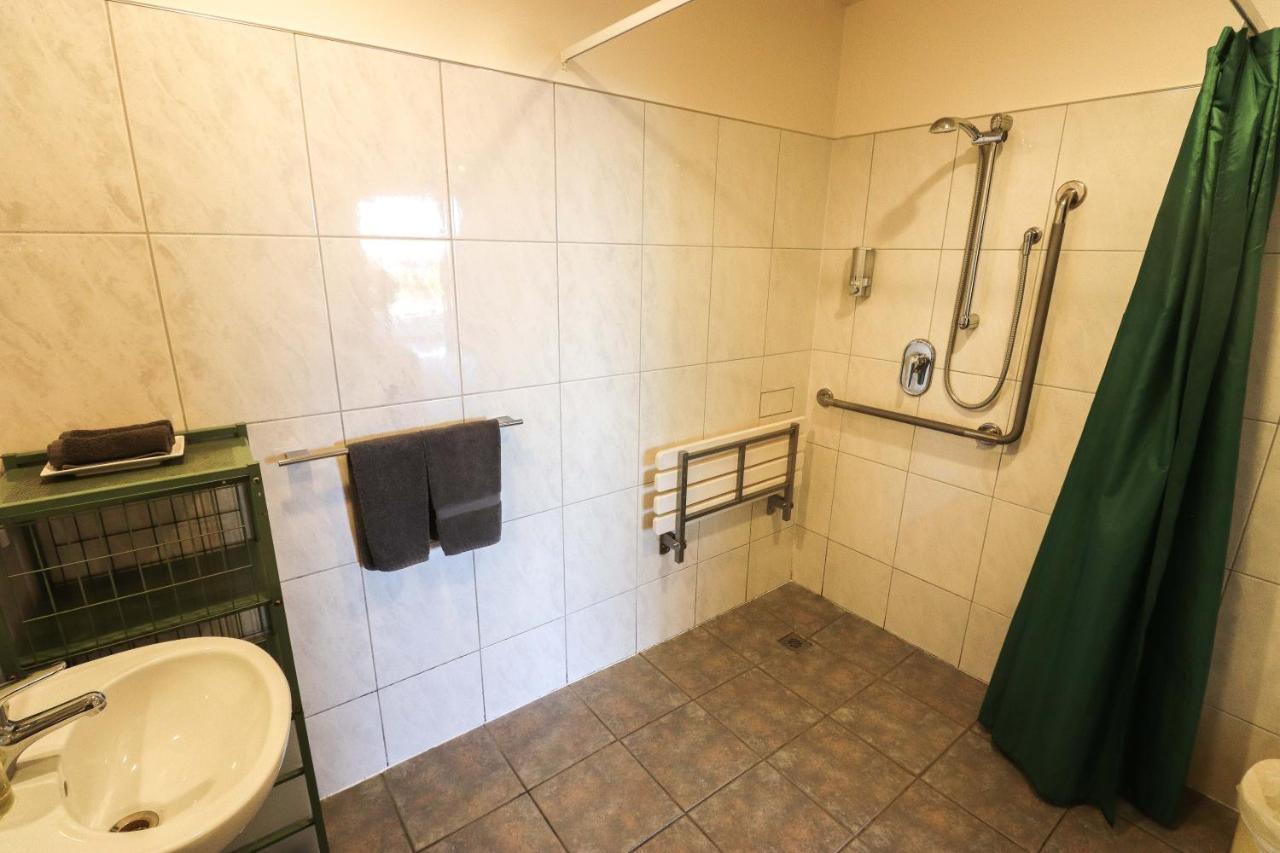 Sundowner Motel Греймут Екстериор снимка