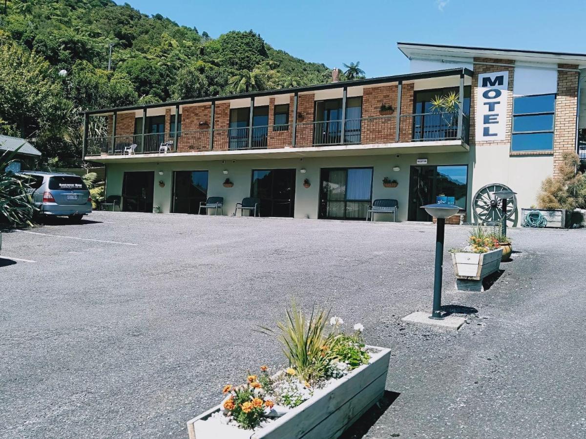 Sundowner Motel Греймут Екстериор снимка