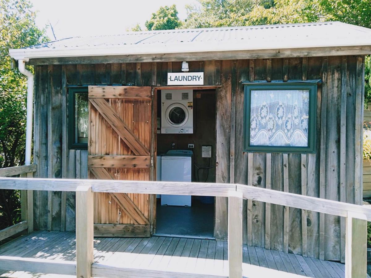 Sundowner Motel Греймут Екстериор снимка