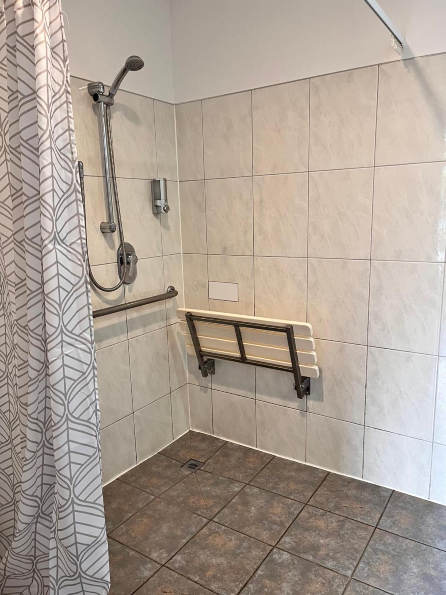 Sundowner Motel Греймут Екстериор снимка