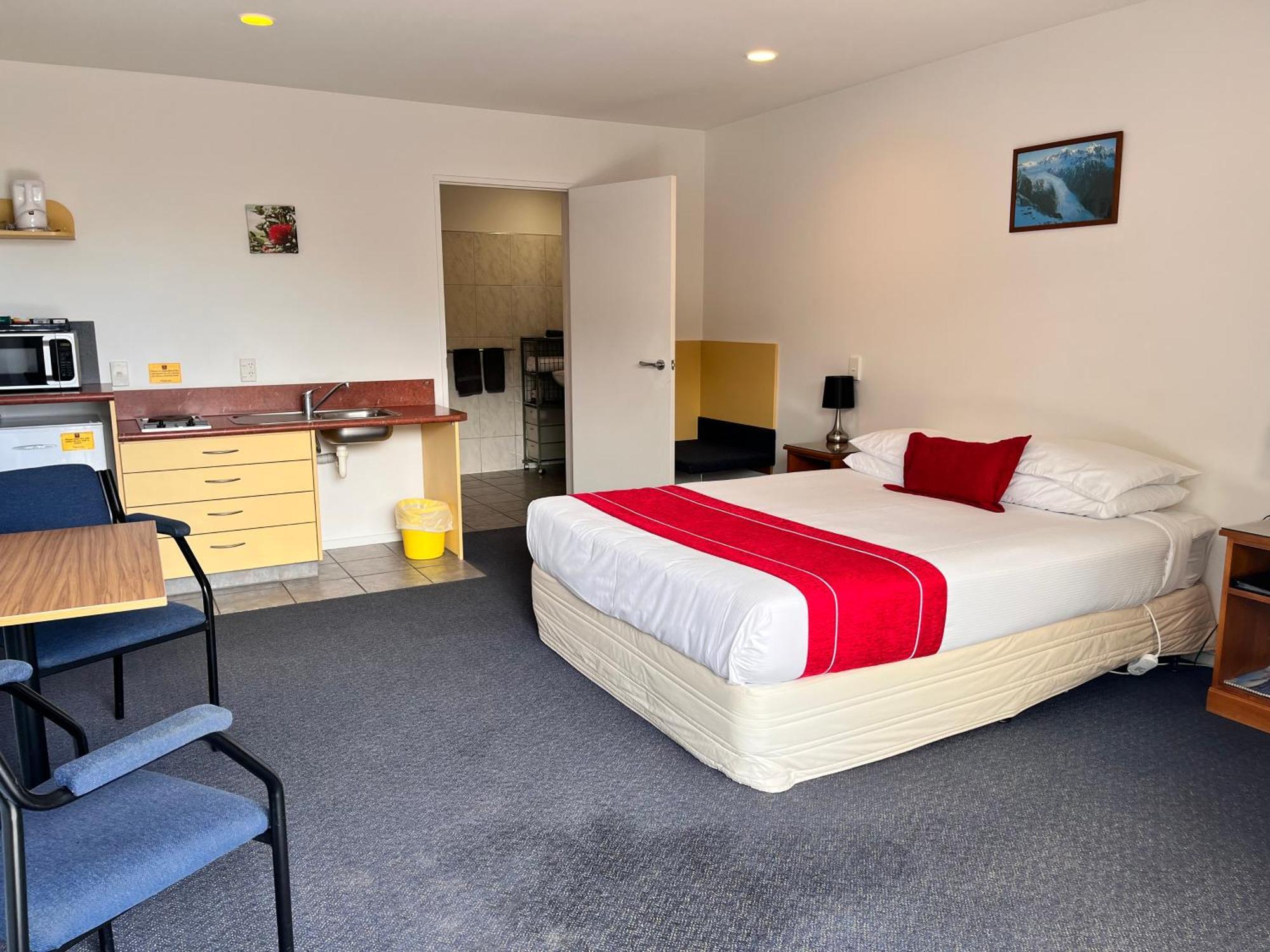 Sundowner Motel Греймут Екстериор снимка