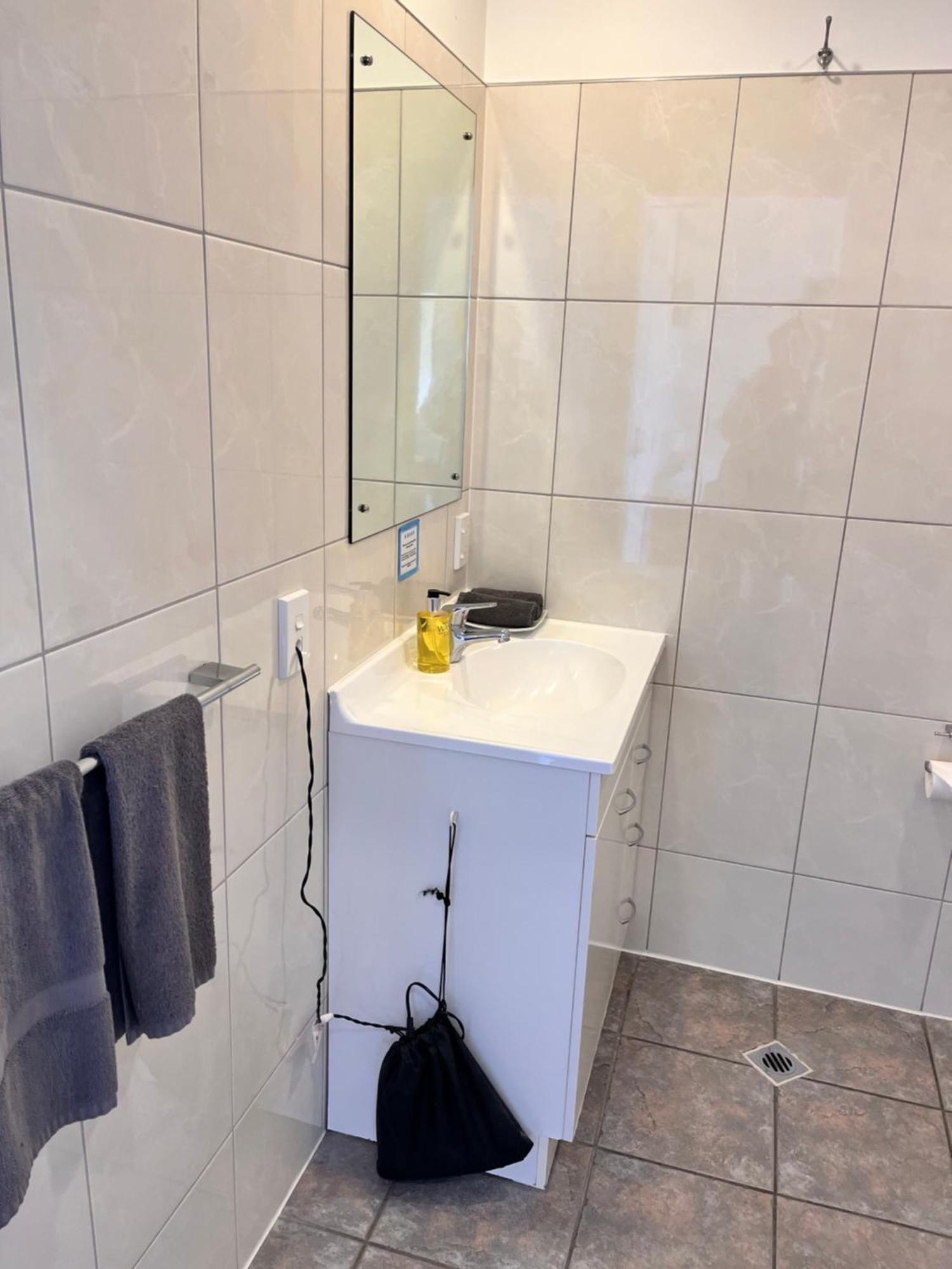 Sundowner Motel Греймут Екстериор снимка