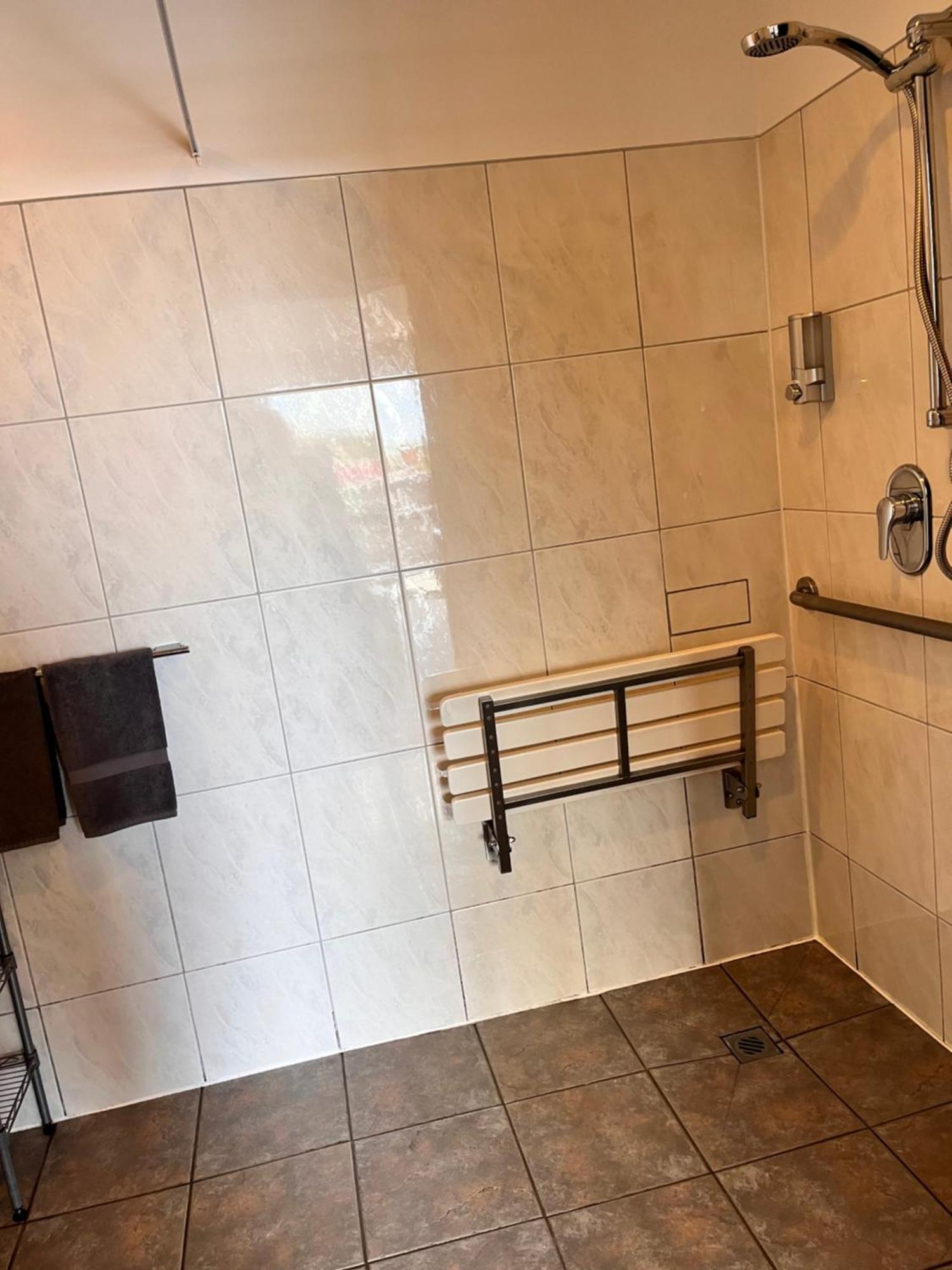 Sundowner Motel Греймут Екстериор снимка
