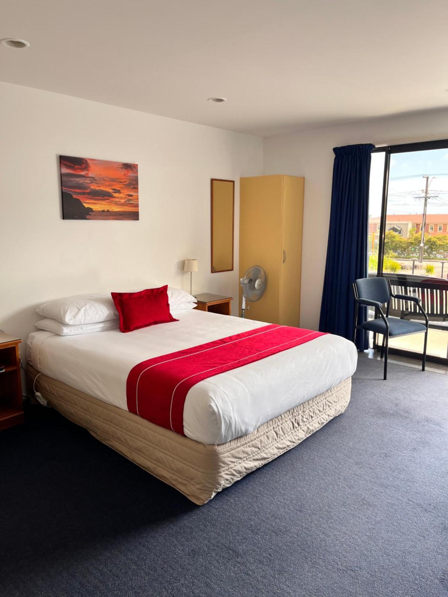 Sundowner Motel Греймут Екстериор снимка